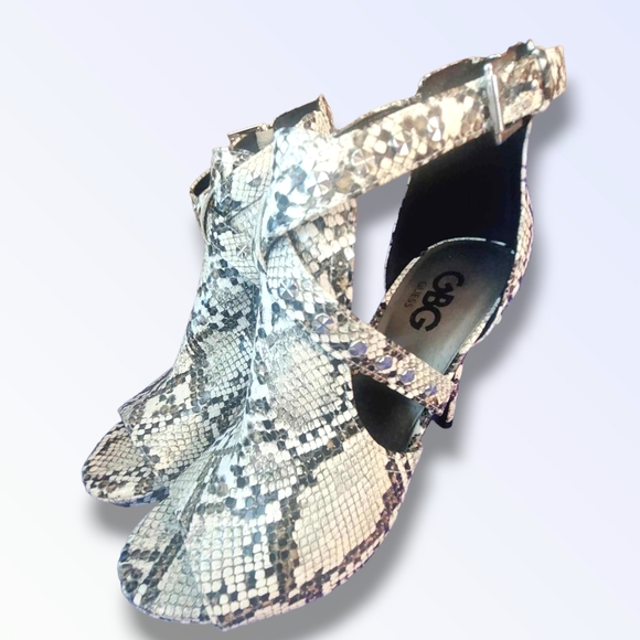 GBG by Guess | Platform Snakeskin Grey & White Heels | Size 7 | 4" Inches | - Picture 4 of 11